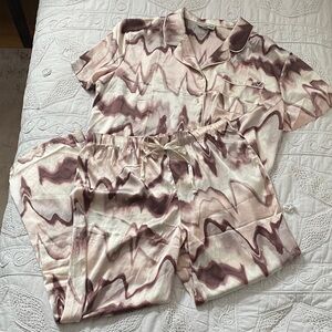 Silky Marble-Print Women's Pajama Set in Blush and Mauve
